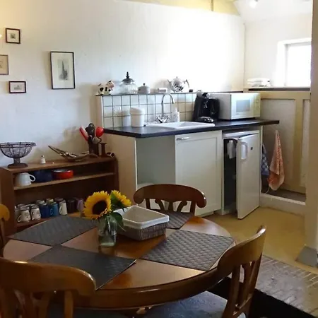 Riant Luxe, Landelijk Appartement アパート
