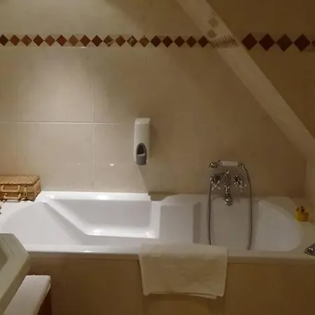 Riant Luxe, Landelijk Appartement